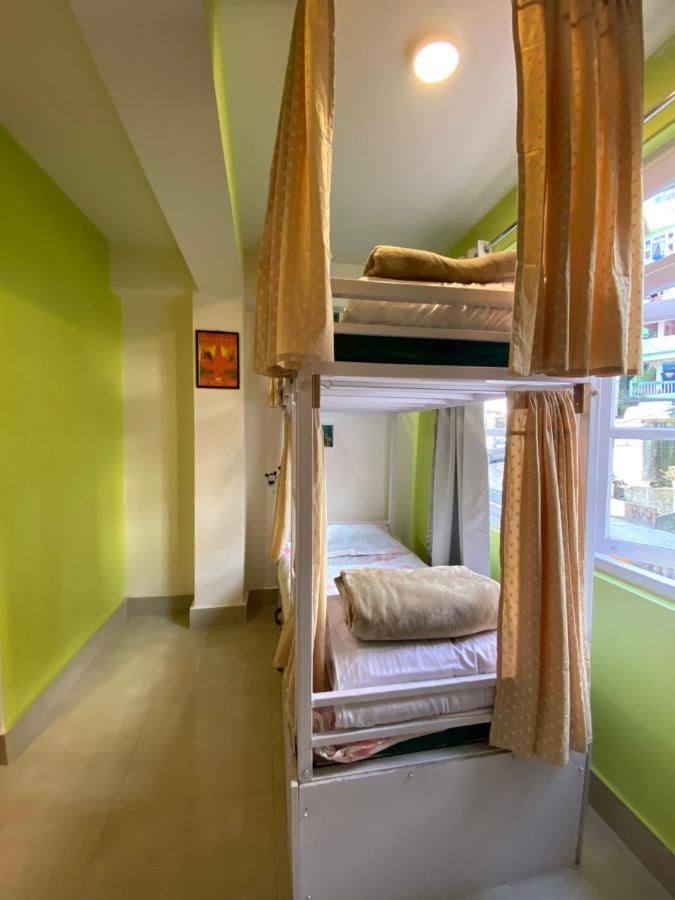 Tag Along Backpackers Hostel กังต็อก ภายนอก รูปภาพ