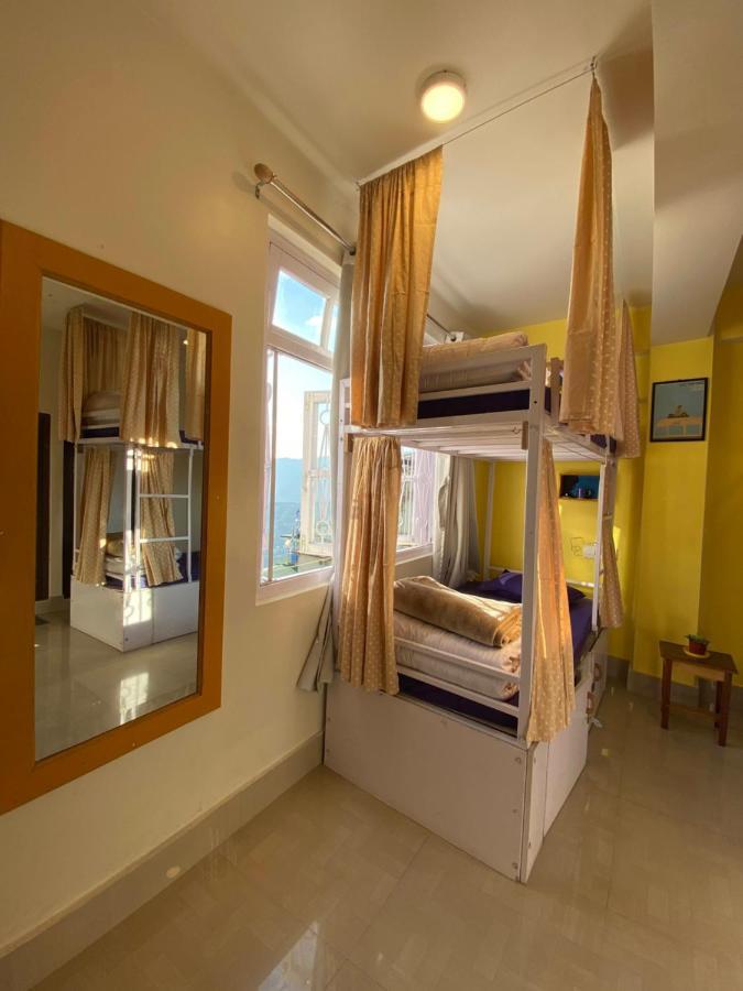 Tag Along Backpackers Hostel กังต็อก ภายนอก รูปภาพ