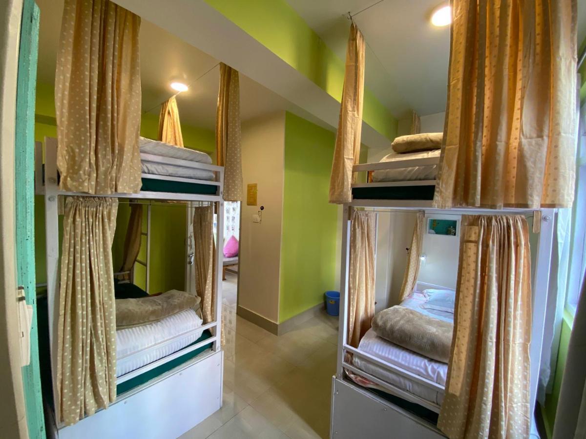 Tag Along Backpackers Hostel กังต็อก ภายนอก รูปภาพ