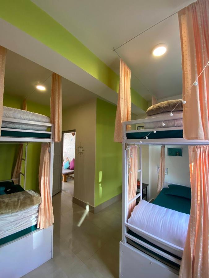 Tag Along Backpackers Hostel กังต็อก ภายนอก รูปภาพ