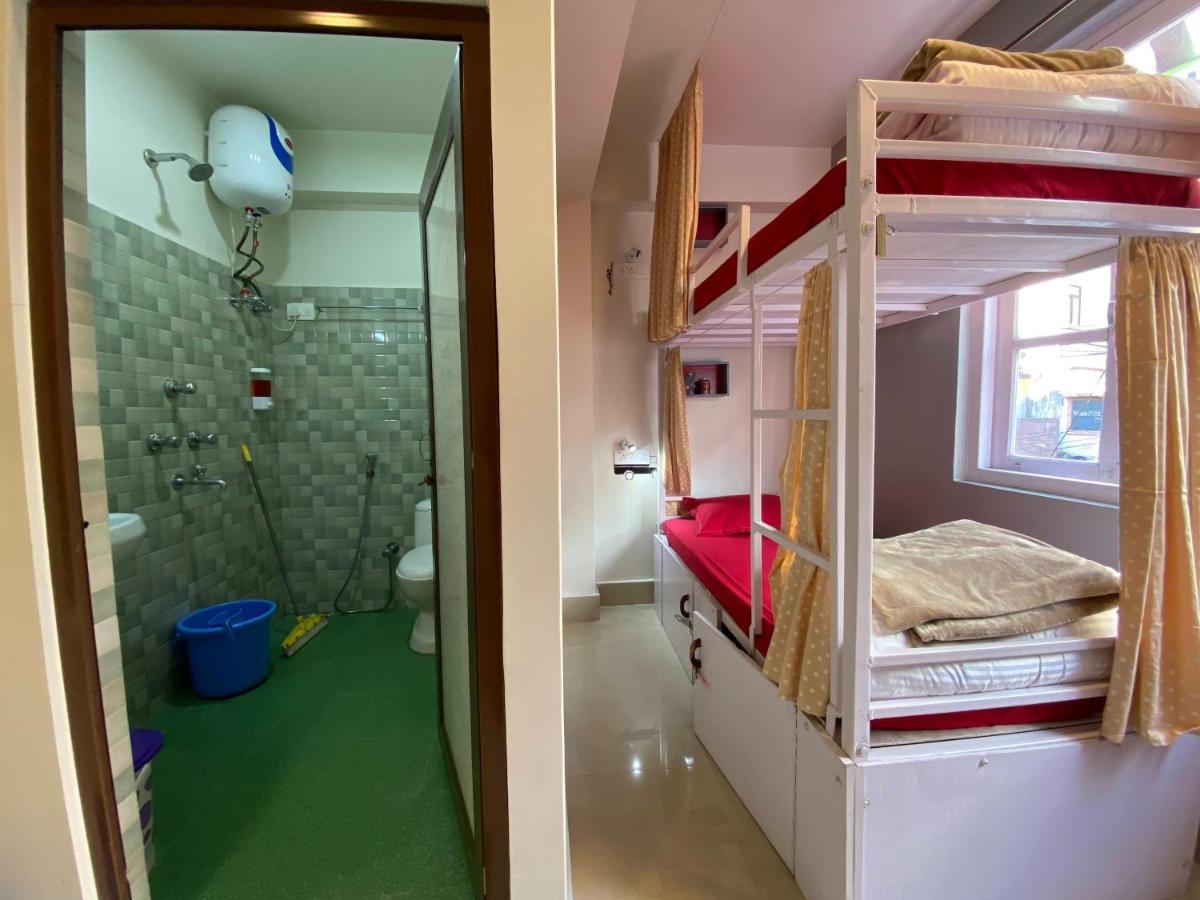 Tag Along Backpackers Hostel กังต็อก ภายนอก รูปภาพ