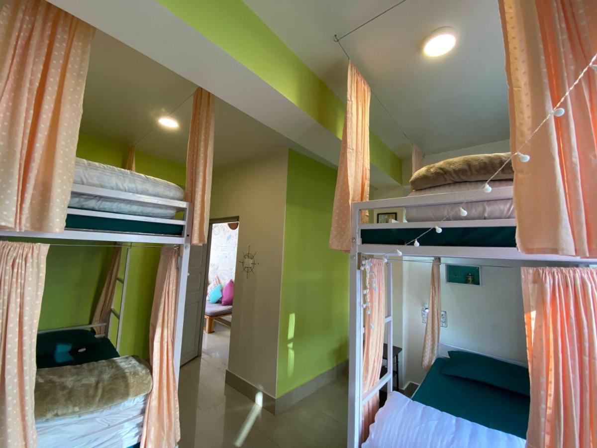 Tag Along Backpackers Hostel กังต็อก ภายนอก รูปภาพ