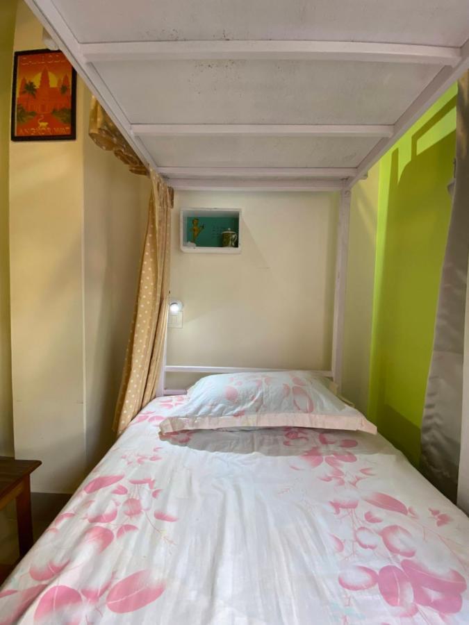 Tag Along Backpackers Hostel กังต็อก ภายนอก รูปภาพ