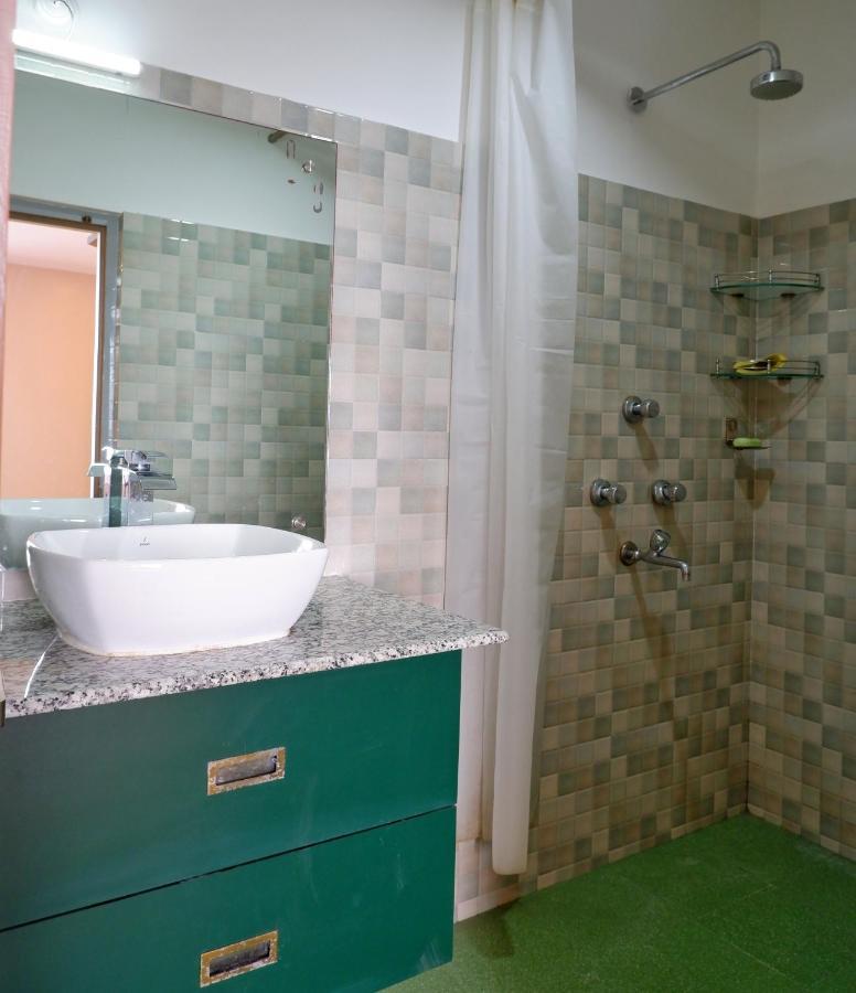 Tag Along Backpackers Hostel กังต็อก ภายนอก รูปภาพ