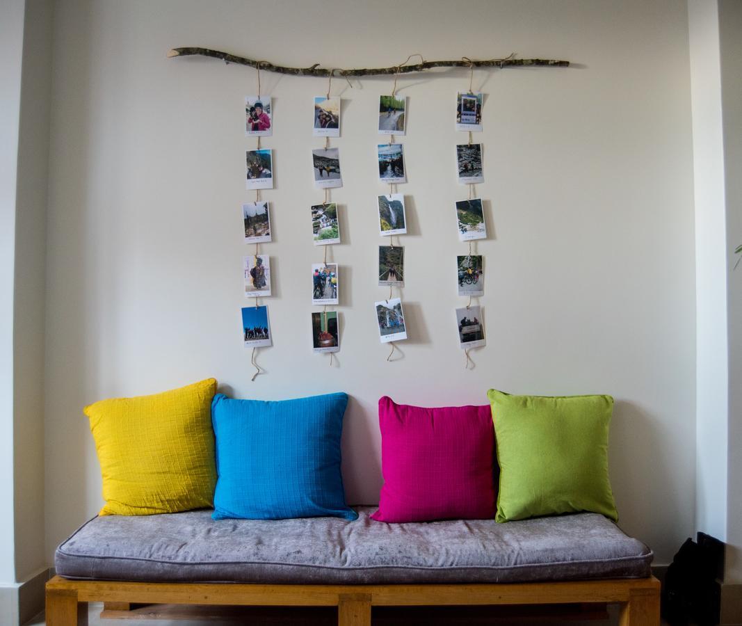 Tag Along Backpackers Hostel กังต็อก ภายนอก รูปภาพ