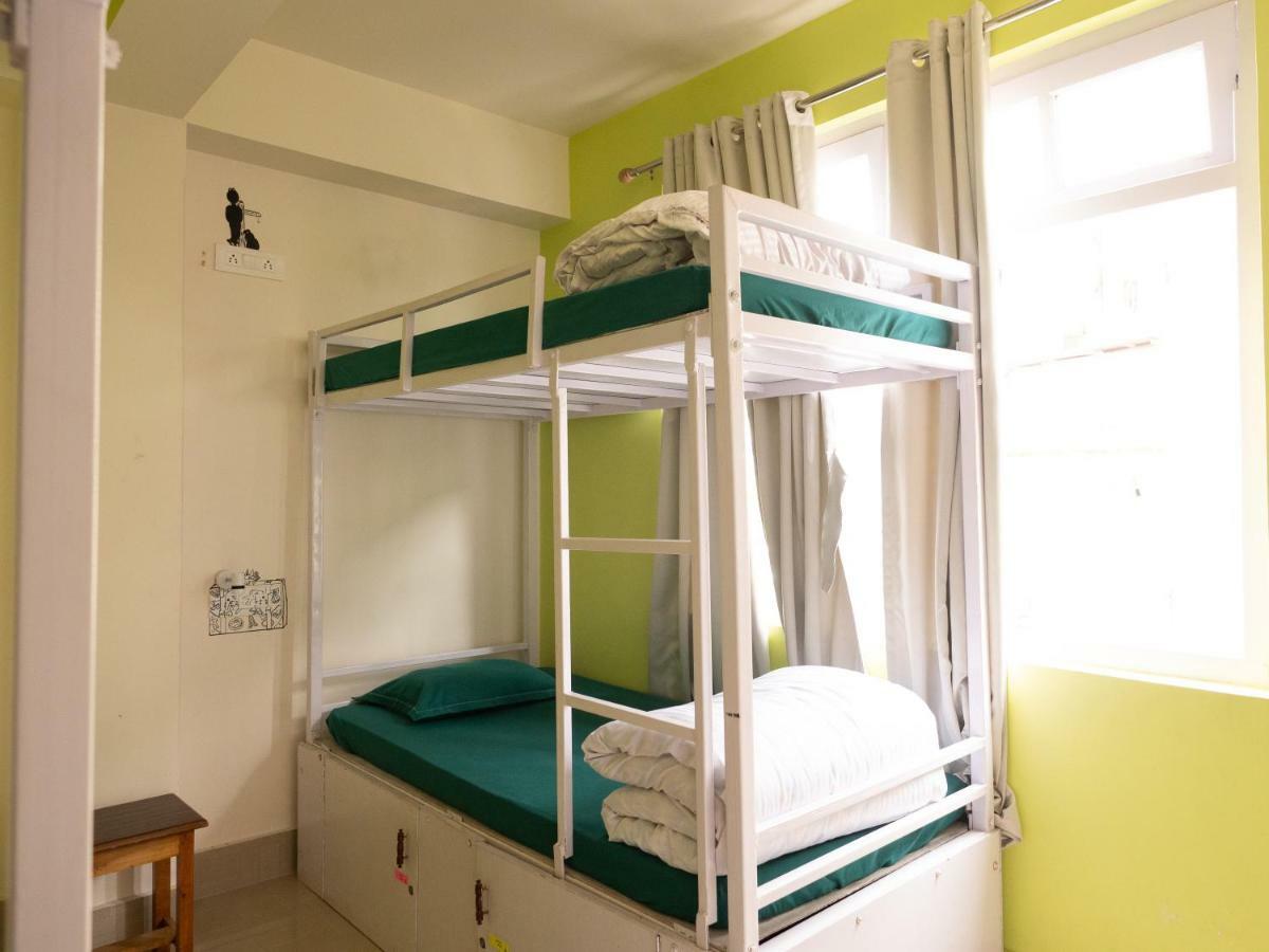 Tag Along Backpackers Hostel กังต็อก ภายนอก รูปภาพ