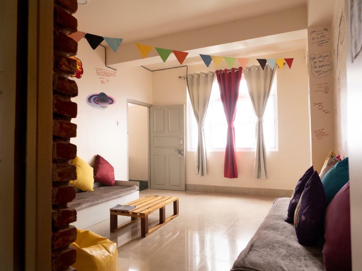 Tag Along Backpackers Hostel กังต็อก ภายนอก รูปภาพ