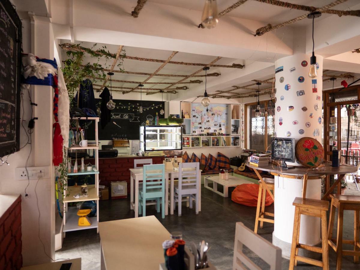 Tag Along Backpackers Hostel กังต็อก ภายนอก รูปภาพ