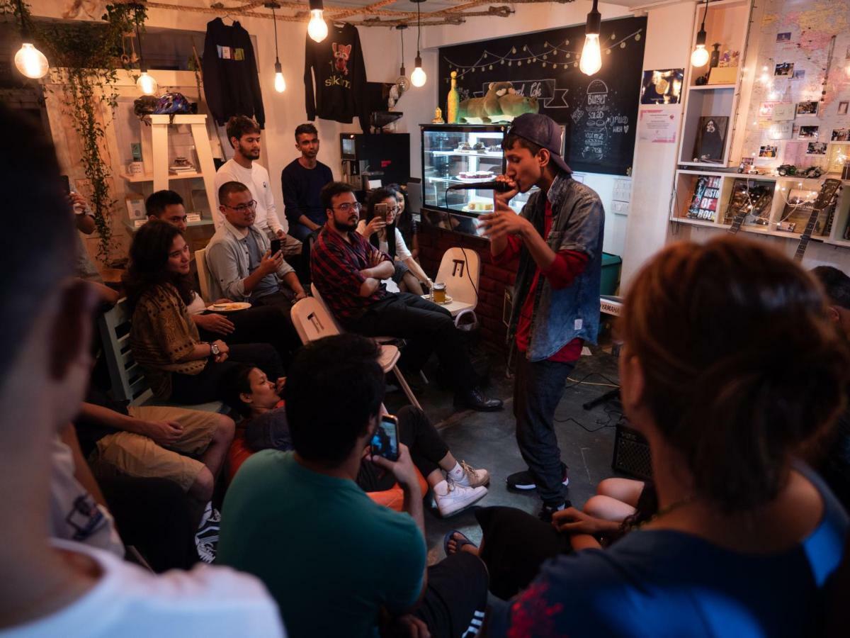 Tag Along Backpackers Hostel กังต็อก ภายนอก รูปภาพ